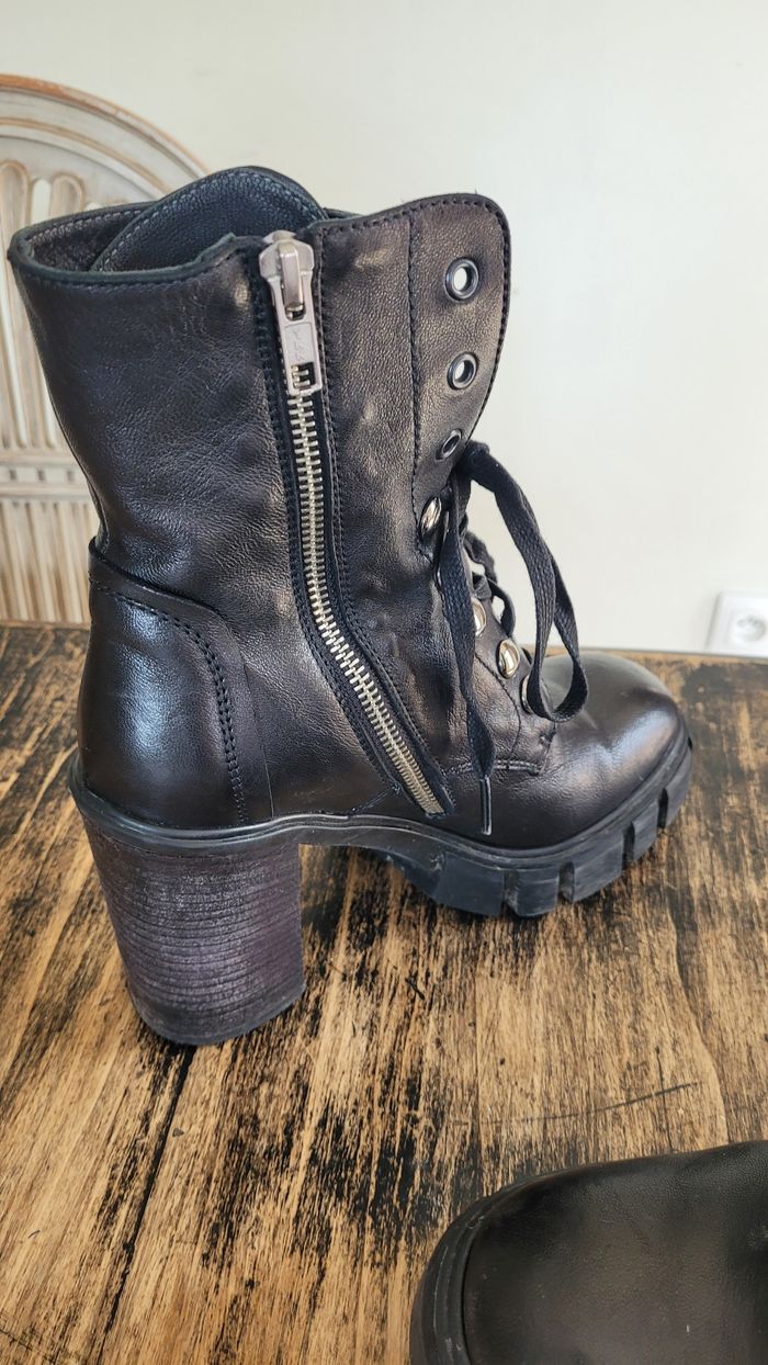 Boots noires - photo numéro 3