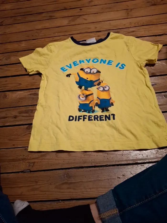 Tshirt taille 7/8 ans