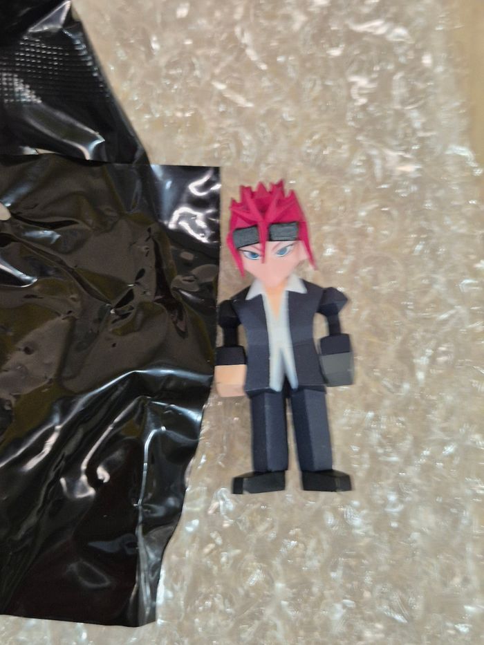 Figurine Polygones Final Fantasy VII : Reno - photo numéro 2