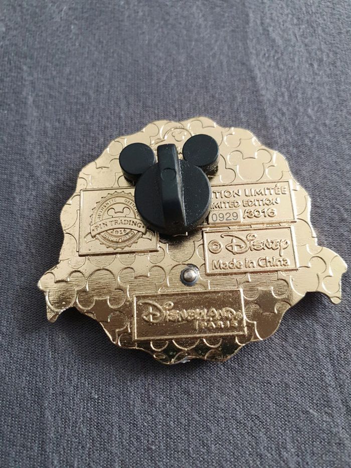 Disneyland Paris - Pin's Cast Member 2016 - Tic et Tac - photo numéro 2