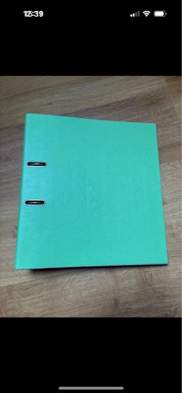 Lot de 2 grands classeurs neuf