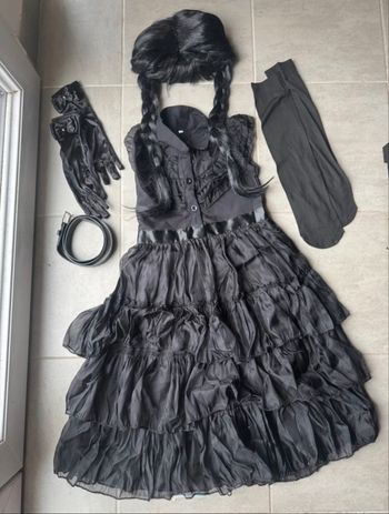 Déguisement mercredi Addams 6 ans / 116 cm • Neuf sans étiquette • Inconnu