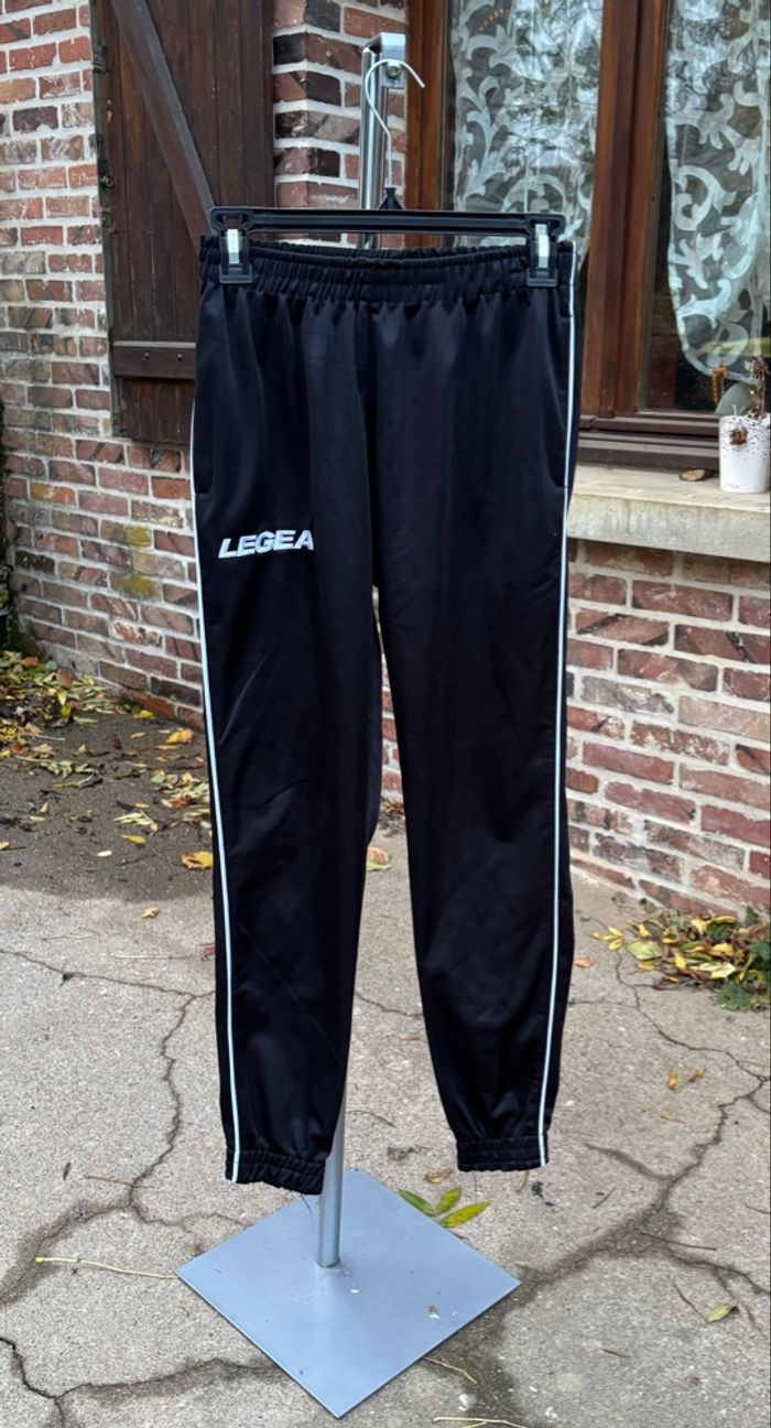 🖤 Pantalon de sport noir à bandes blanches – Legea – Taille 34 (XS)