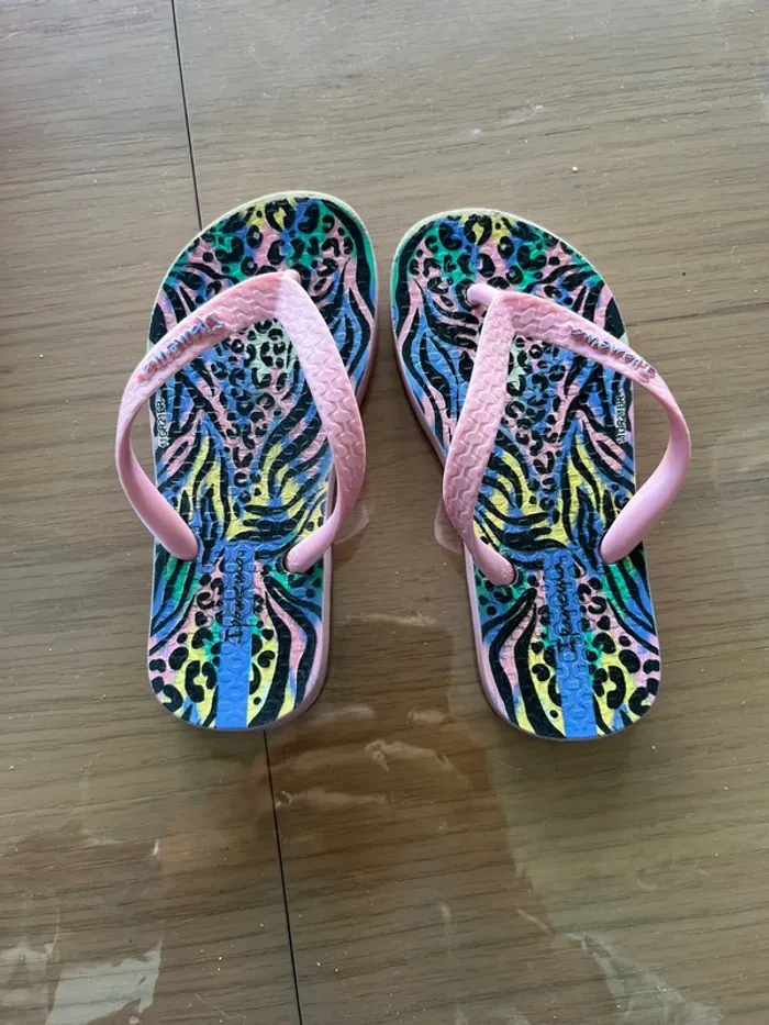 Tong ipanema taille 25