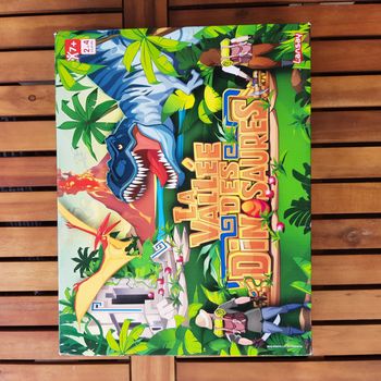 Jeu La Vallée des Dinosaures – Complet avec figurines et volcan