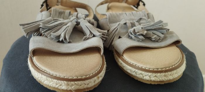 Sandales fille 36 neuves - photo numéro 2