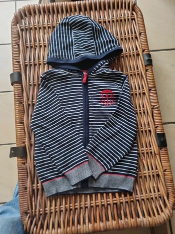 Gilet à capuche vertbaudet neuf 4 ans