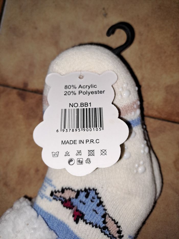 Chaussons / Chaussettes fourrées bébé – Antidérapants - photo numéro 4