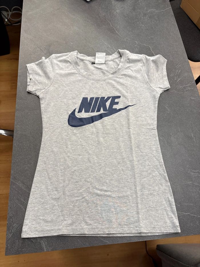 T-shirt pour femme Nike taille M