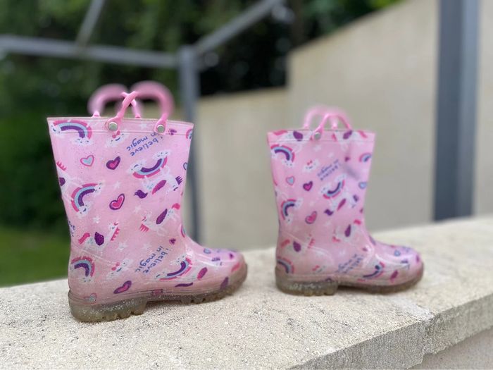 Très jolie paires de bottes de pluie taille 29