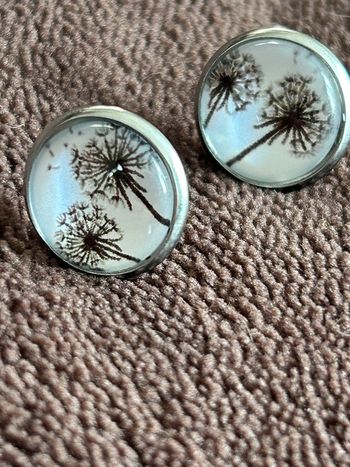 Boucles d’oreilles clous cabochon fleurs de pissenlits