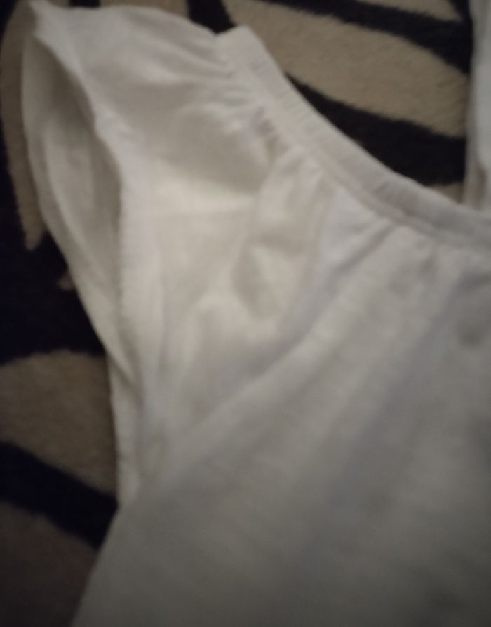 Haut blanc avec boutons dorées "Kiabi" en coton neuf - photo numéro 4