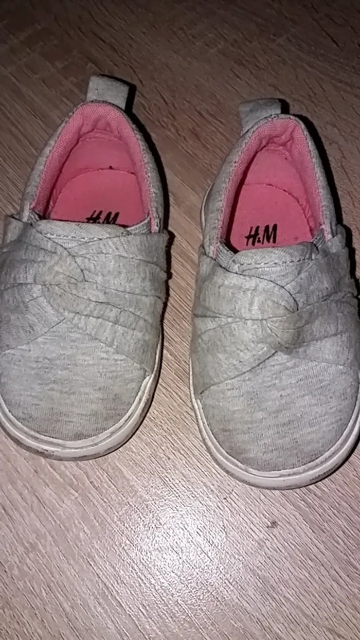 Chaussures élastique en toile taille 18/19 - photo numéro 3