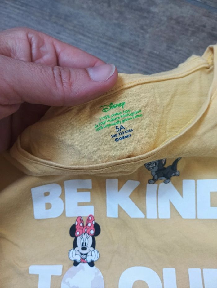 Tee shirt chemise sans manche Fille 5 ans Be kind to our planet Minnie Disney - photo numéro 2