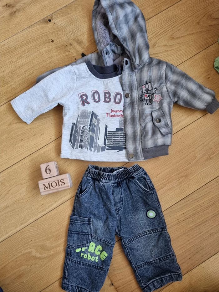 Ensemble robot 6mois