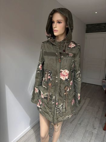Veste khujo avec capuche modèle à fleurs