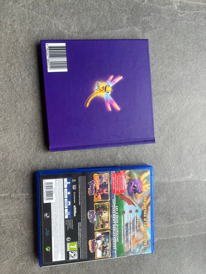 Jeu Spyro Reignited Trilogy PS4 + livre collector L’Histoire de Spyro - photo numéro 3