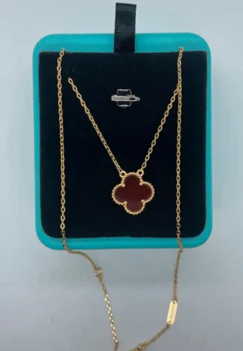 Collier trèfle 15mm en Cornaline rouge