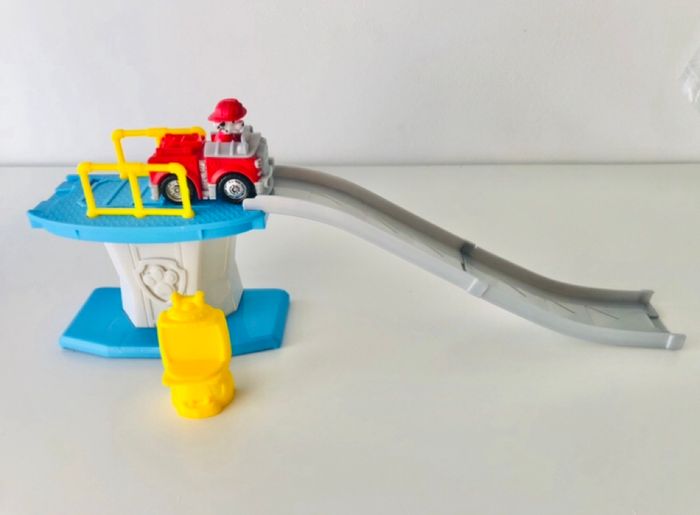 Toboggan et Marcus avec son véhicule - photo numéro 2