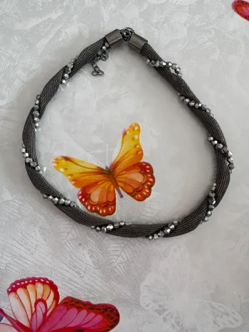 Collier ras de cou