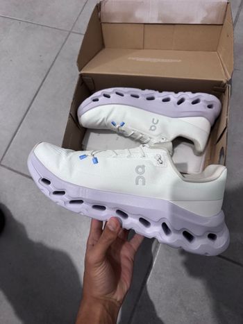 Baskets running ON Cloudtilt taille 45 noir/blanc