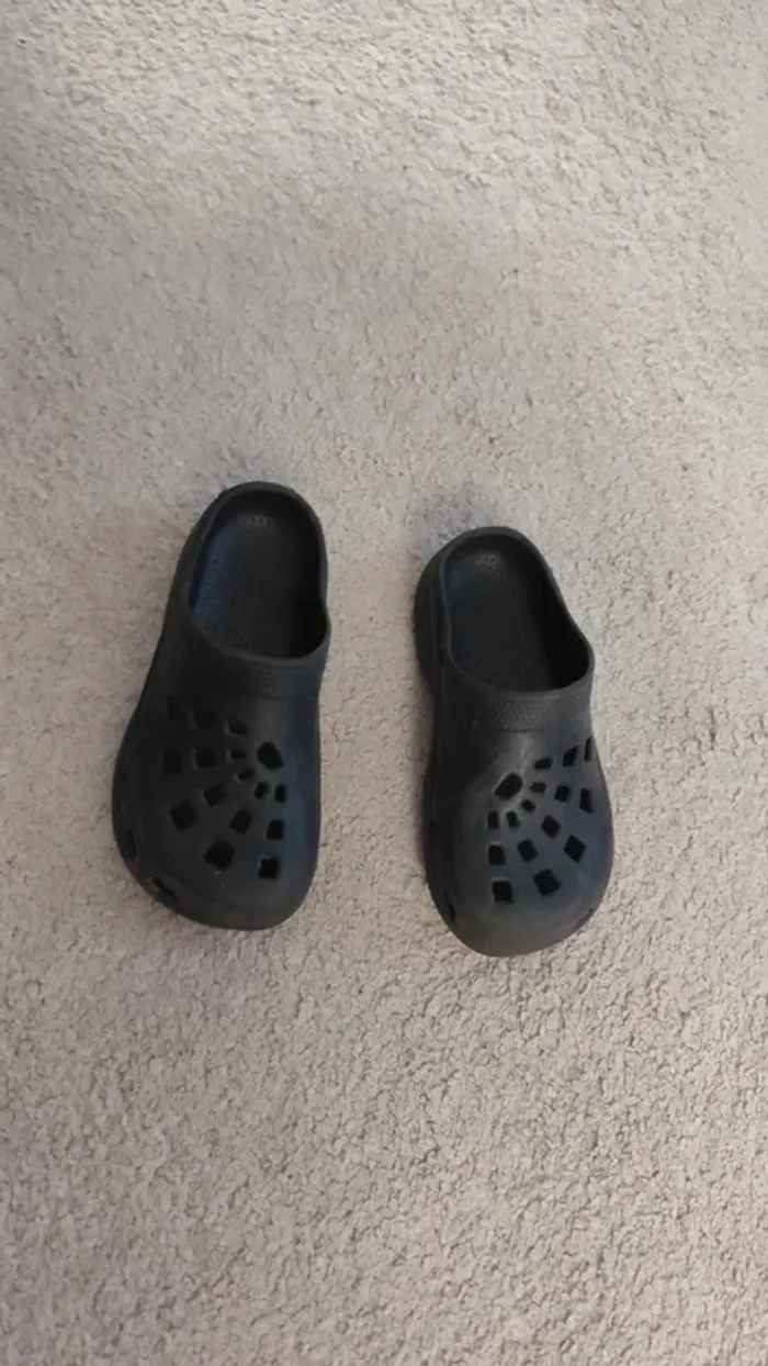 Claquettes style crocs