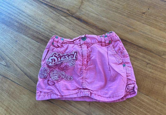Jolie jupe rose Diesel