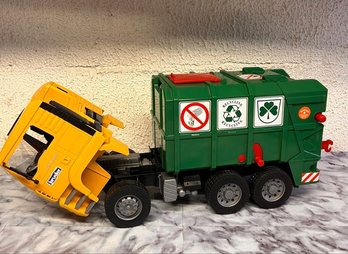 Camion poubelle Bruder - photo numéro 2