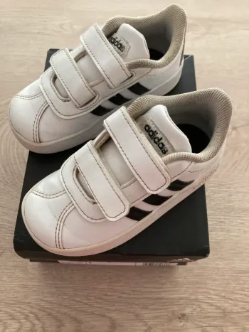 Baskets Adidas Bébé