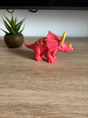 Figurine tricératops Ruben collection Dinosaure pat patrouille