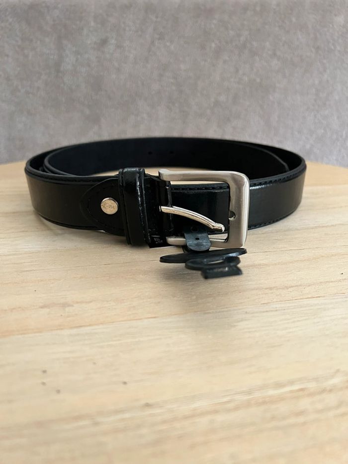 Ceinture en cuir noir taille 105 cm