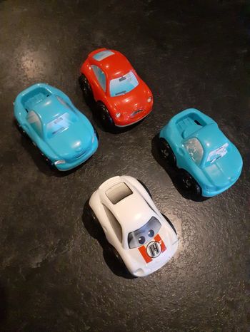 Lot 4 véhicules colorés