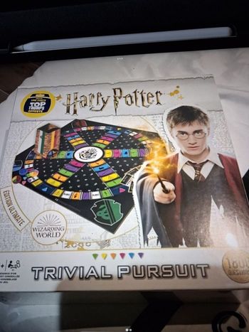Trivial poursuit harry potter. Neuf. Sous blister. 30 % remise avec code