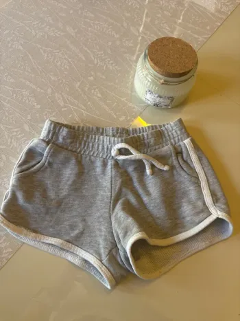 Short 6 ans gris