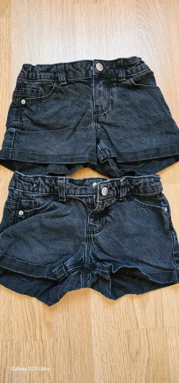 Lot de 2 short noir 5 an