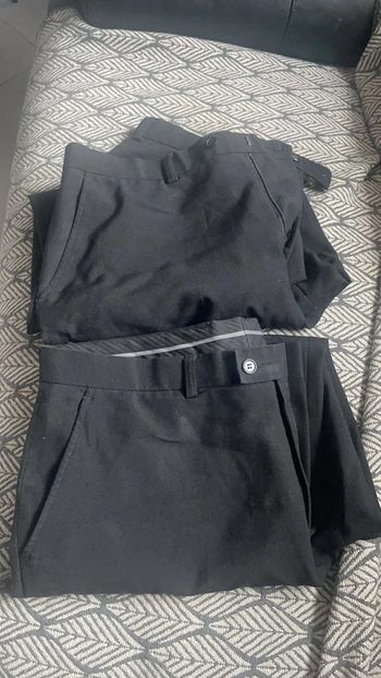 Lot 2 pantalons à pinces 46