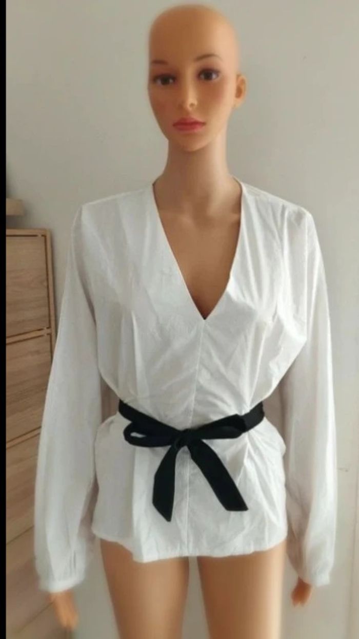 Chemise blanche ruban noir taille m/l