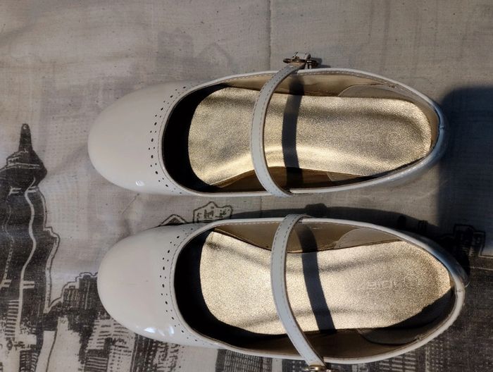 Chaussures vernies blanc cassé - photo numéro 6