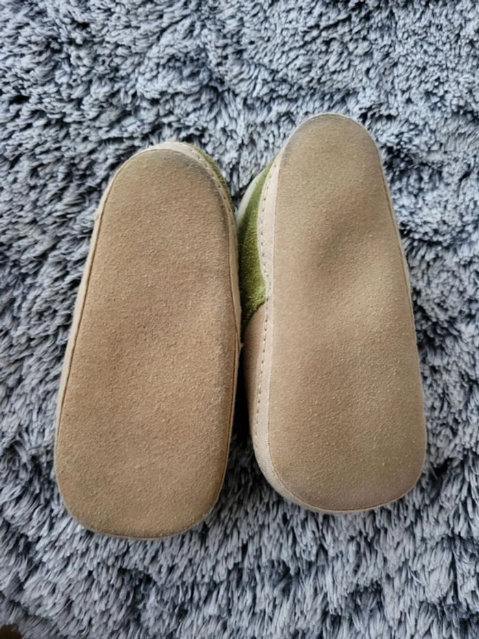 Chaussons chaussures 6 -9 mois - photo numéro 4