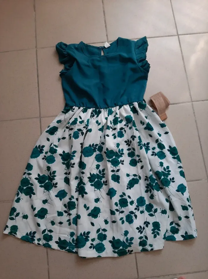 Robe fille avec ceinture 10 ans