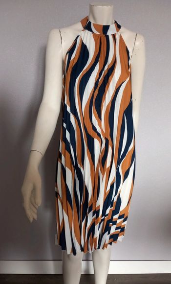 Robe chic neuve évasée XL.