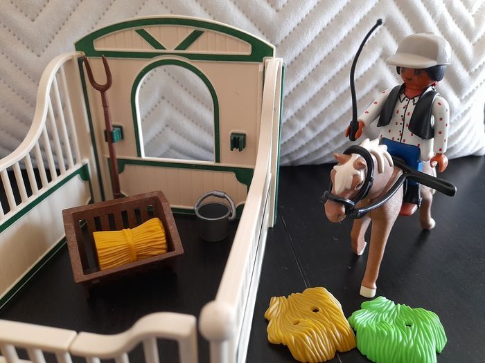 Playmobil 5109 Box cheval, cavalière et accessoires - photo numéro 3
