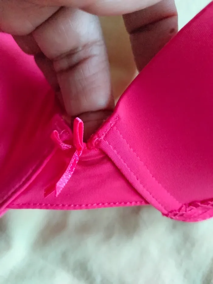 Soutien gorge neuf avec dentelle rose 90 B - photo numéro 4