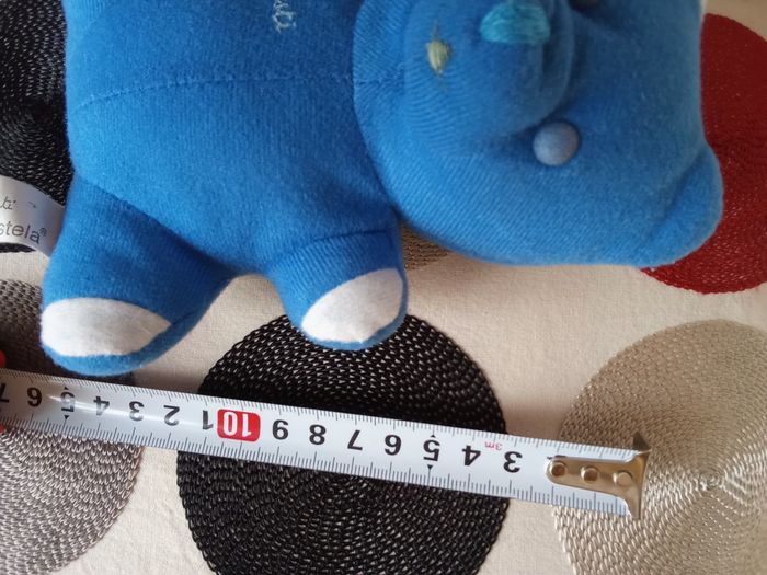 Doudou ours bleu blanc Musti jouet Mustela vintage ancien des années 90  1997  assis modèle petit nez brodé bout bras blanc  yeux durs  autour 15 cm  +/- - photo numéro 4