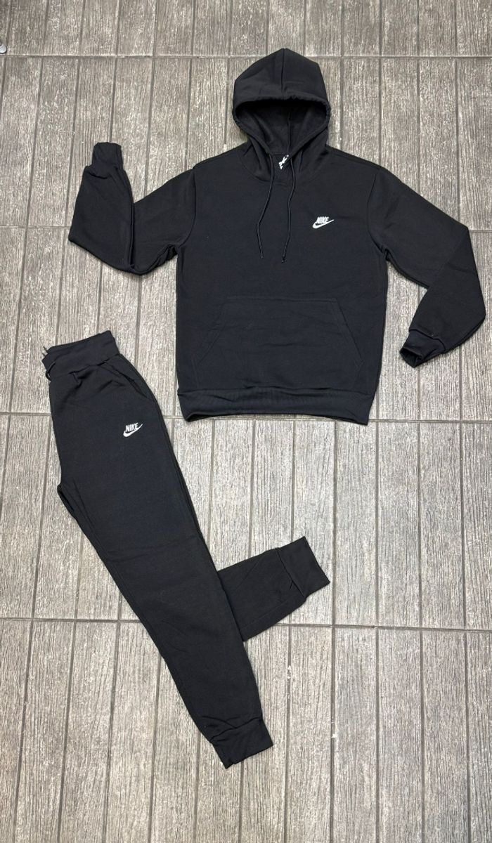 Ensemble Nike
