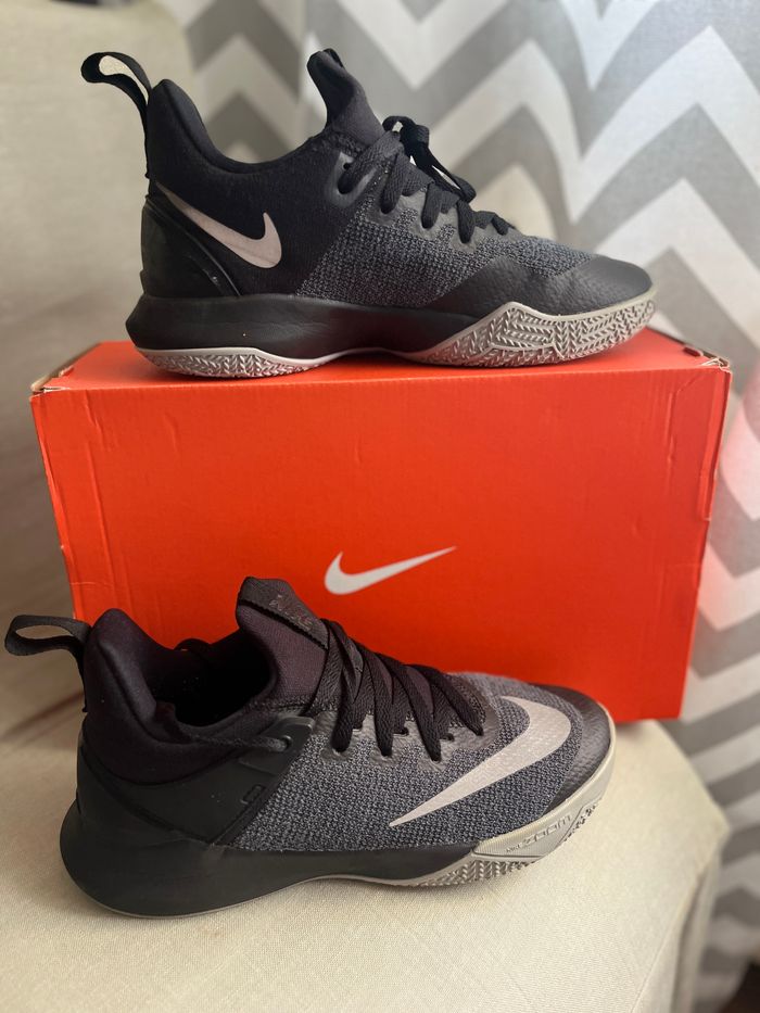 Chaussures de basketball Nike Zoom Shift - photo numéro 2