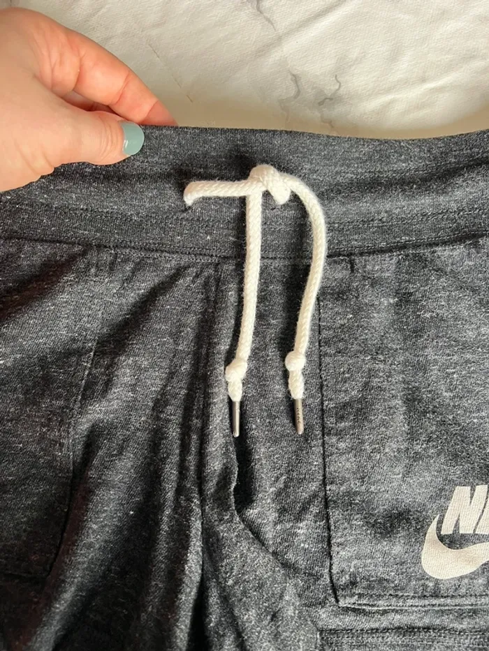 Short Nike taille s - photo numéro 3