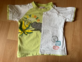 Beau T-shirt MC blanc et vert T. 18 mois/81 cm garçon TBE