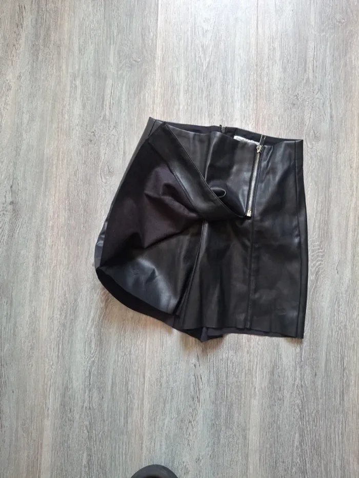 Jupe en simili cuir - photo numéro 6