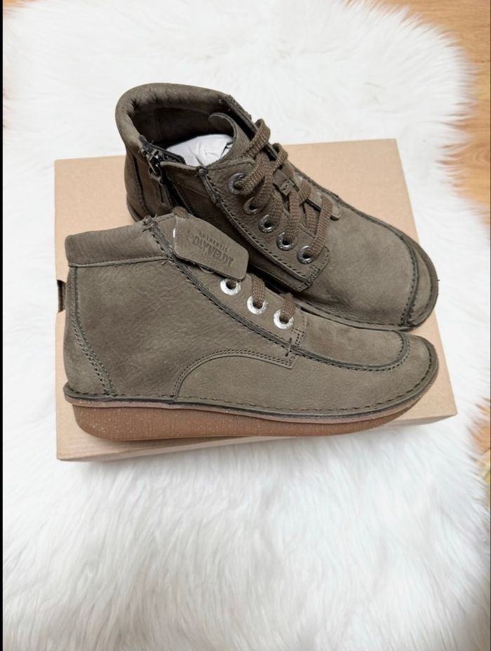 Bottines Clarks Funny Cedar Dark Olive Nub - neuf avec étiquette - photo numéro 5